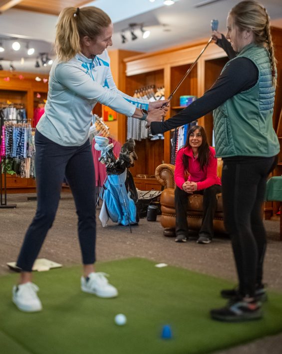 indoor golf lesson