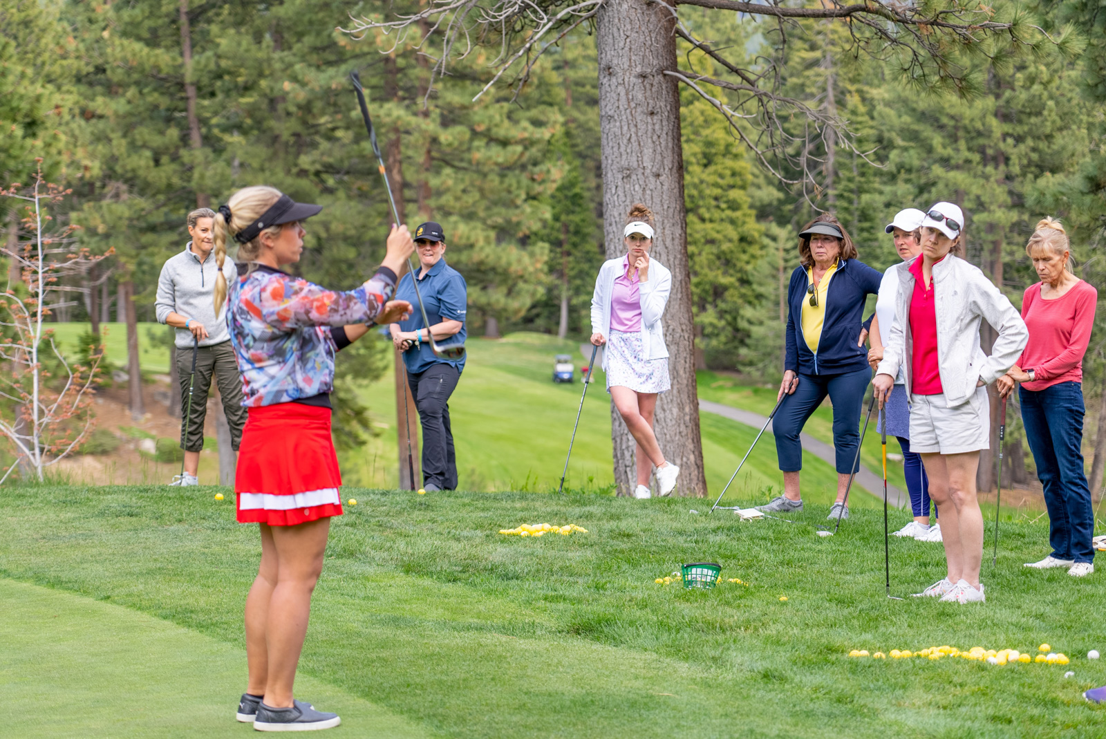 womens chipping clinic demo by instructor