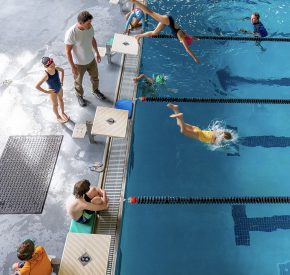 swim team diving
